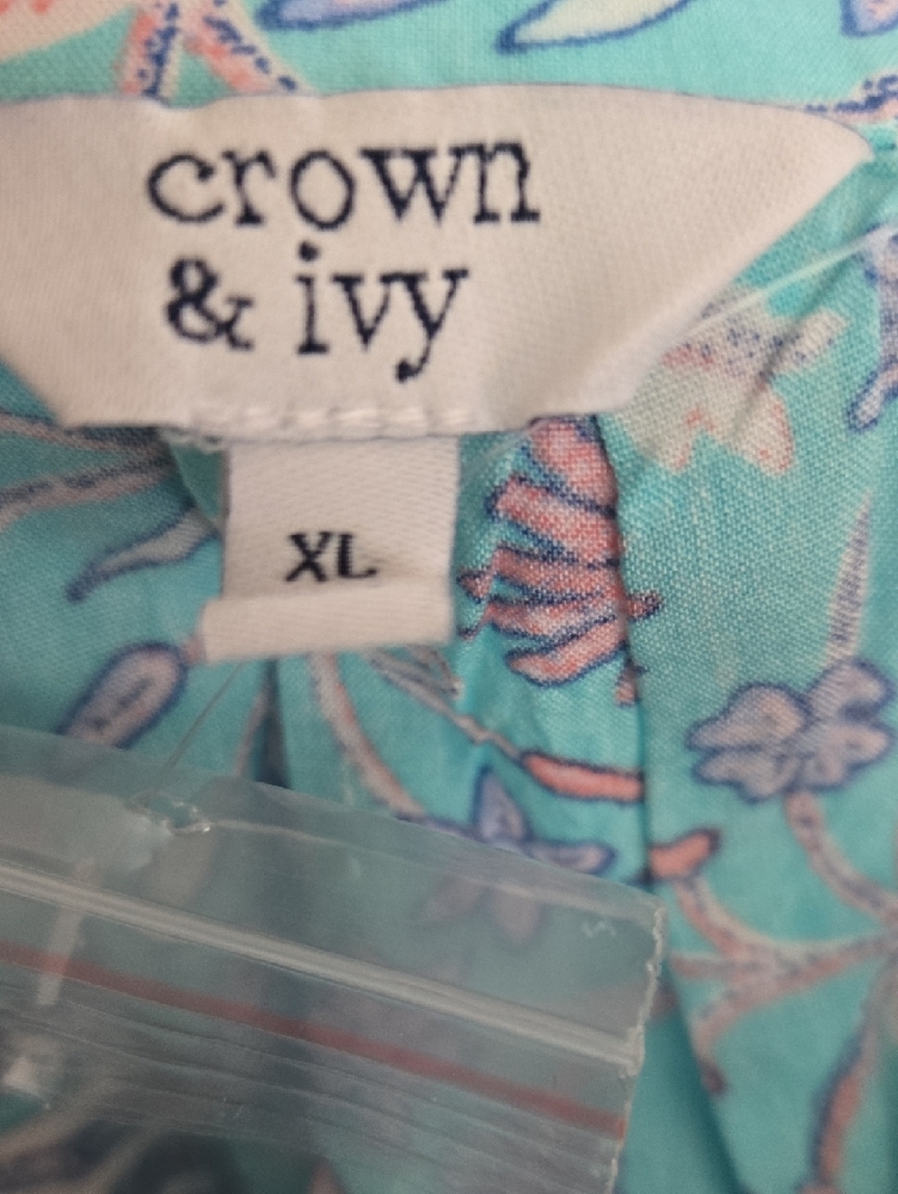 crown & ivy Aqua and Pink Floral V-Neck Sleeveless Blouse - Picture 4 of 5